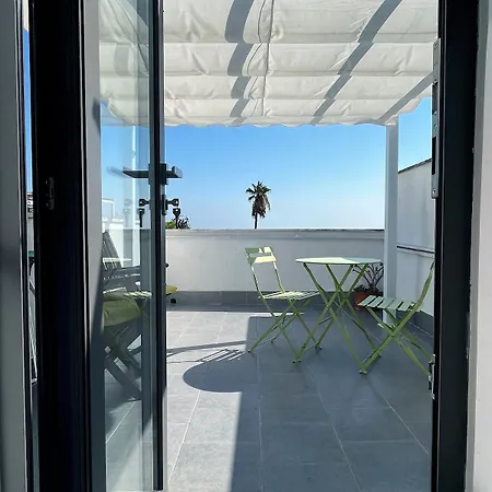 Windows On The Sea Apartamento *